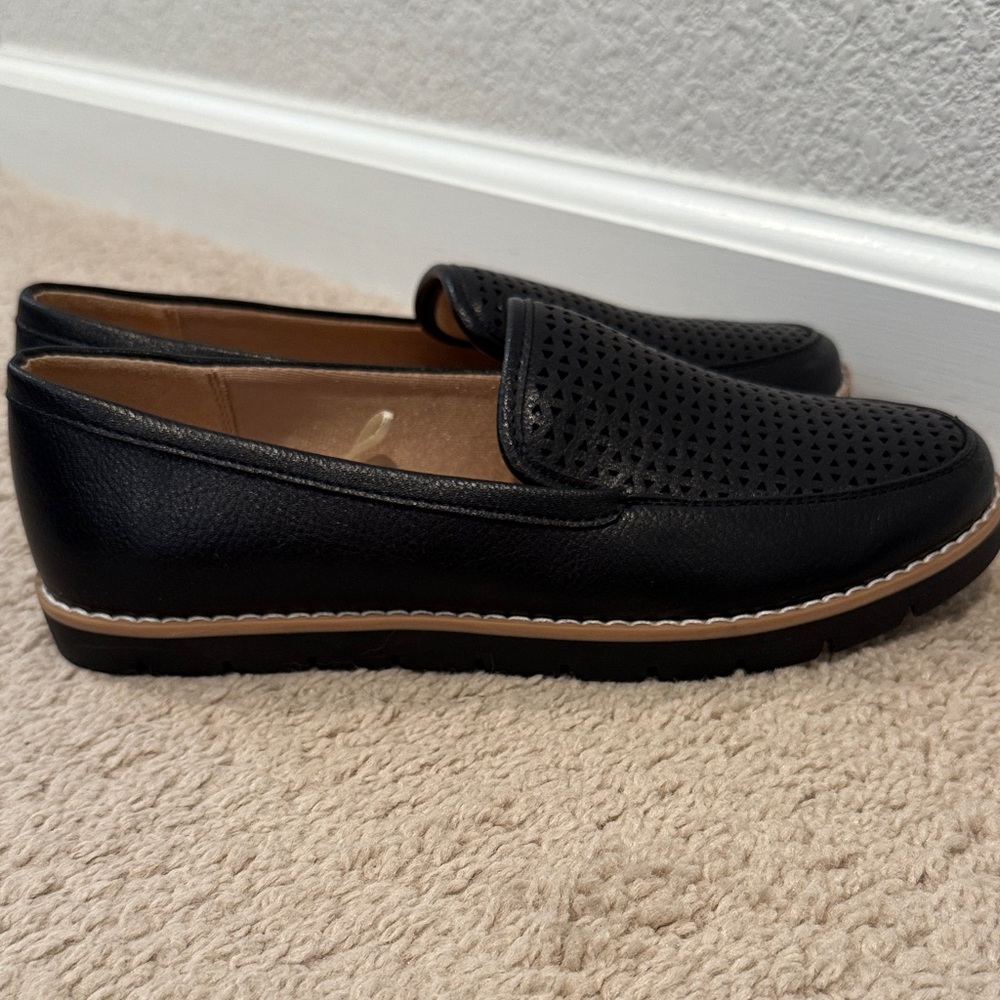 Life Stride Black and Brown Women's Loafers - Picture 4 of 7